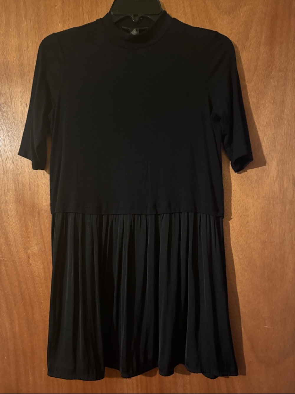 A pea in the Pod Black Short Sleeve maternity mock turtleneck top (OLCC